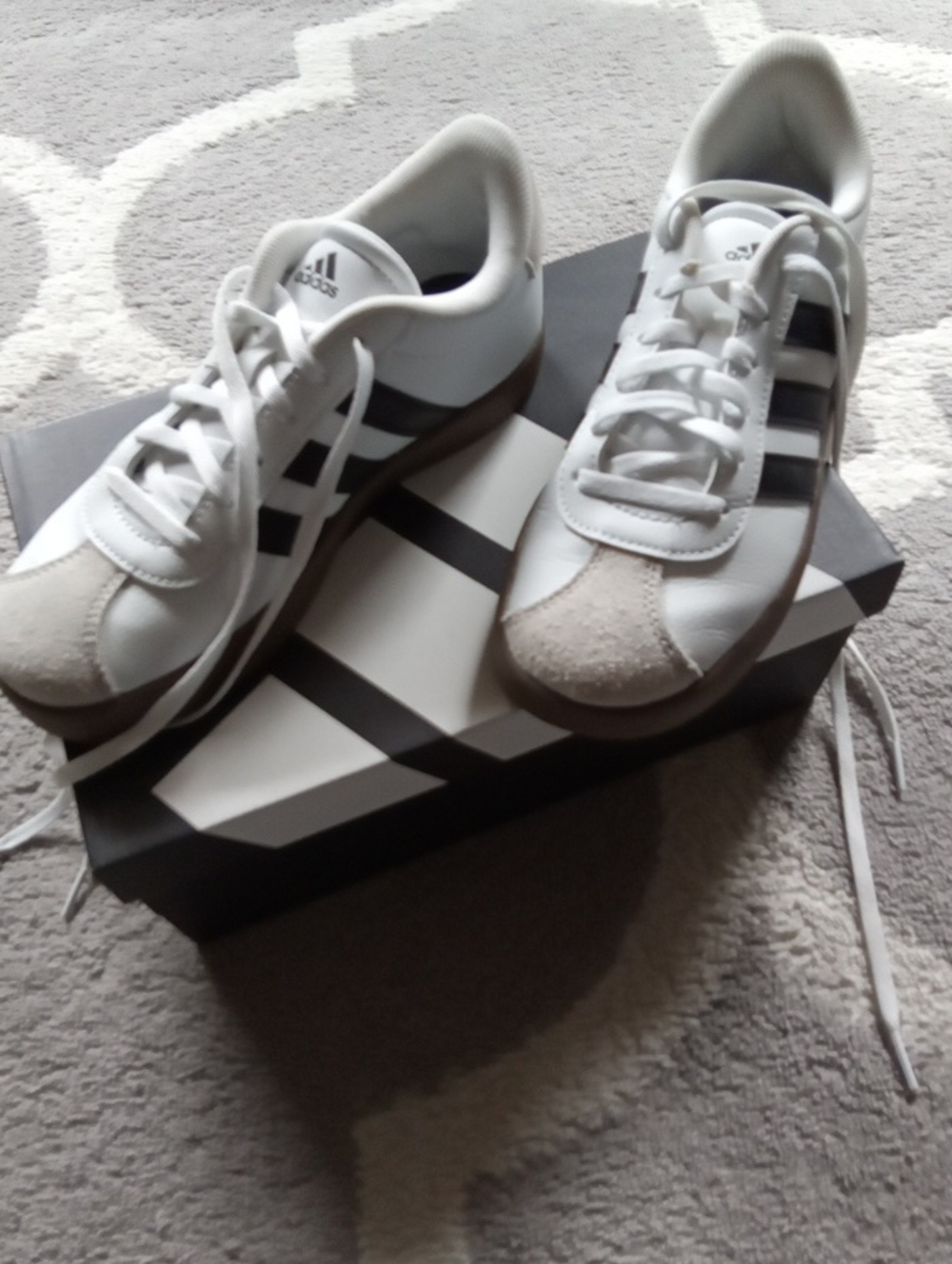 adidas Men's White Sneakers with Black Stripes and Gum Soles